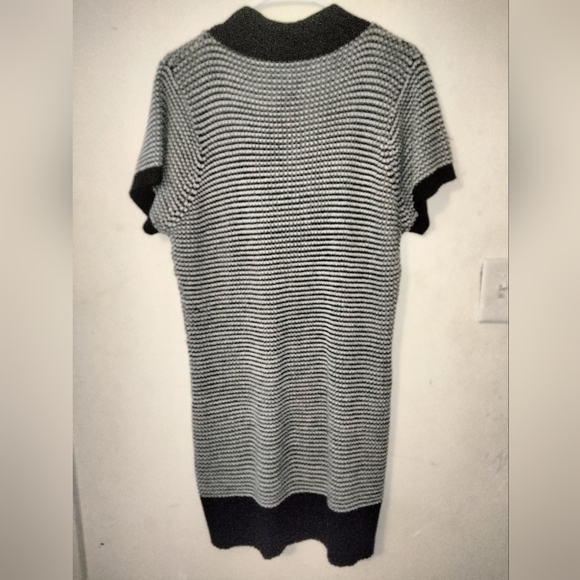 Extra Touch Sweater dress - Picture 4 of 4